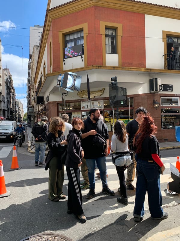 Film production spotted near Buenos Aires Obelisco draws crowds