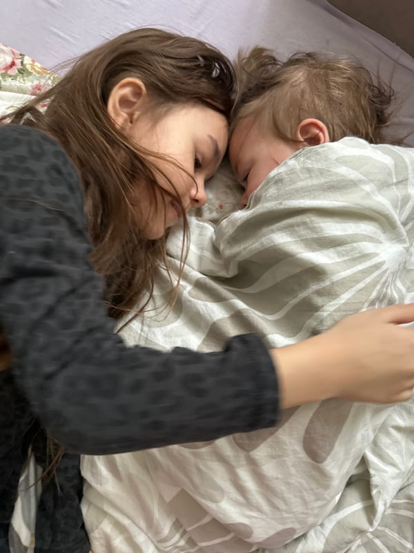 Morning family moments captured in Uva, Russia bedroom
