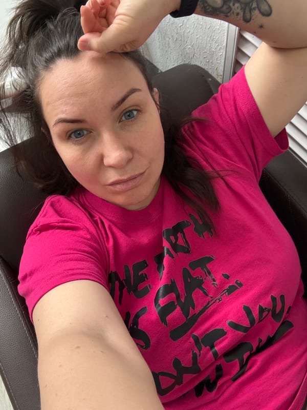 Woman documents salon visit with selfies in Chaikovsky