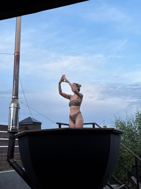 Hot tub evening with beers and selfies in Семилуки