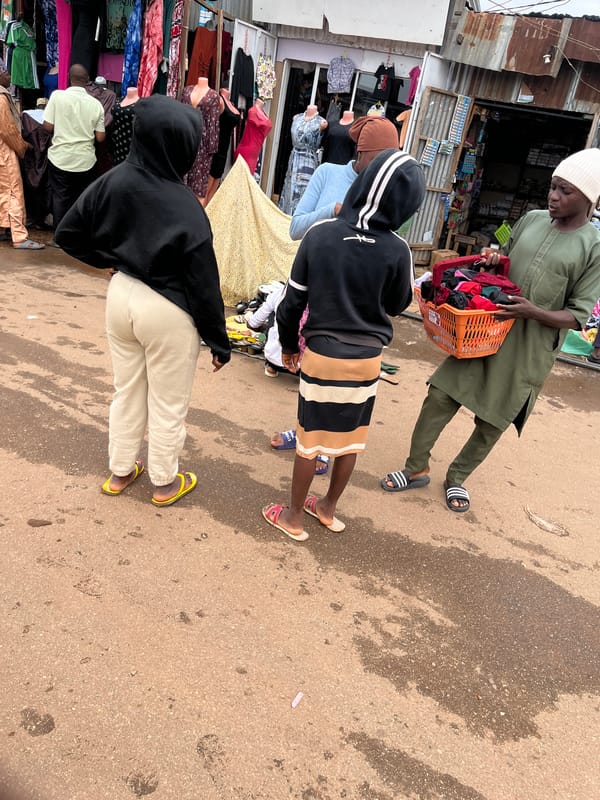 Street market life in Jos, Nigeria on a busy afternoon
