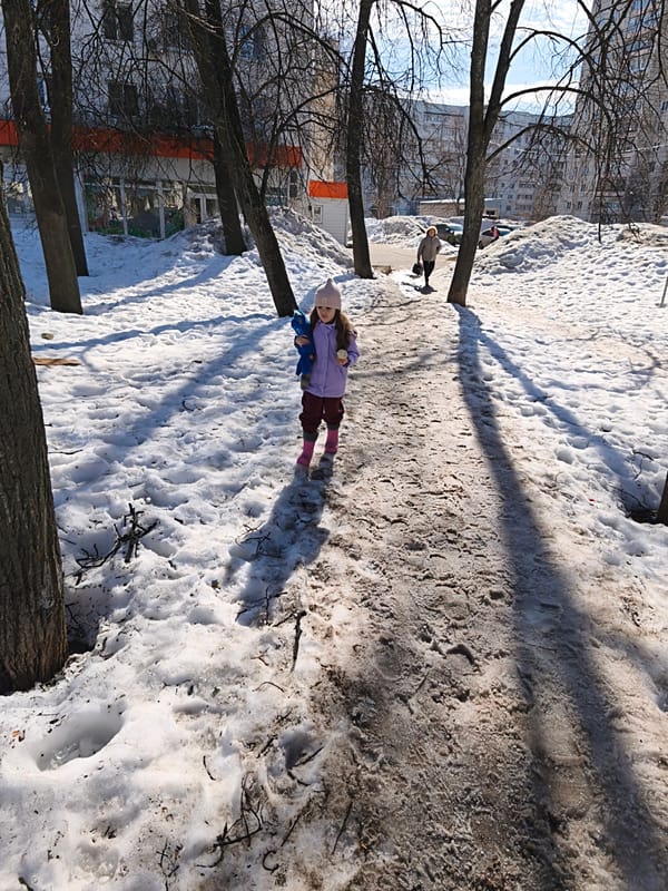 Spring morning life captured across Chaikovsky, Russia