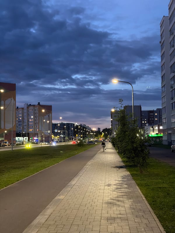 Summer evening in Nizhnekamsk: dramatic skies, street life, and local color
