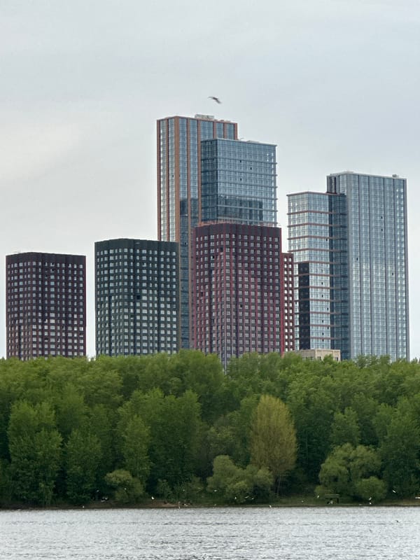 Moscow resident captures spring views of riverside complex, lakeside park