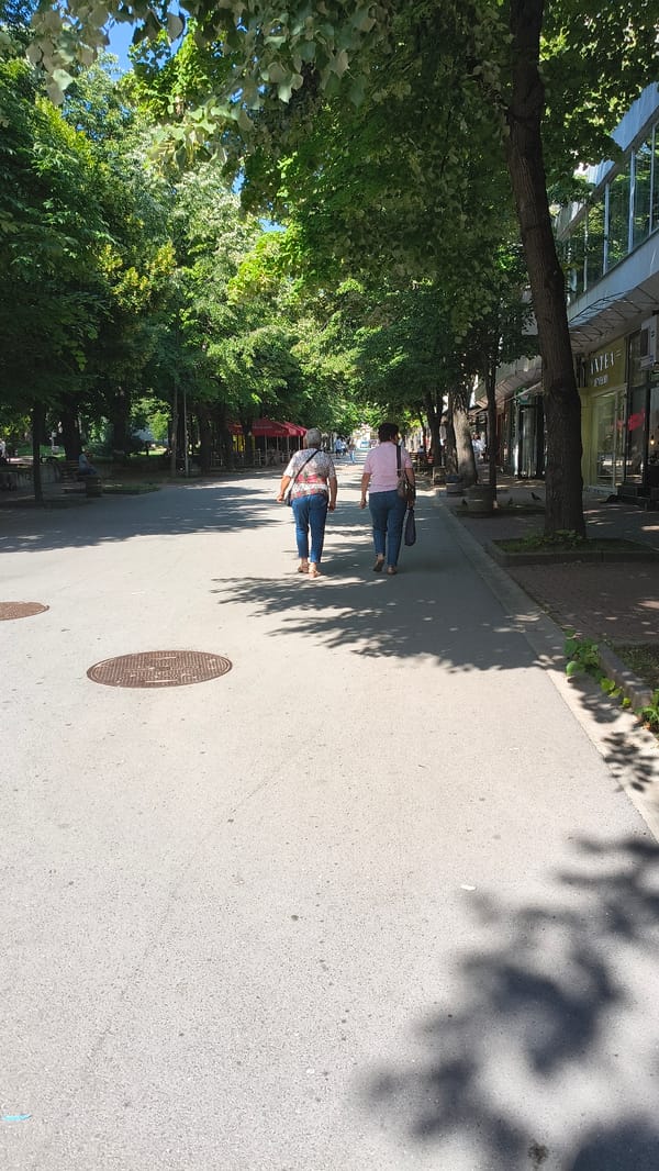 Morning walk documented through Shumen streets and selfies