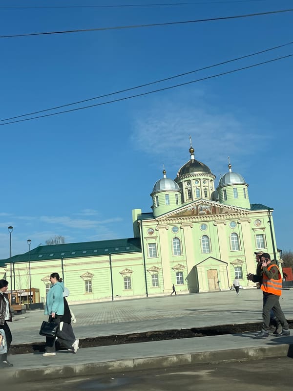 Early morning street scenes captured in Klin, Russia