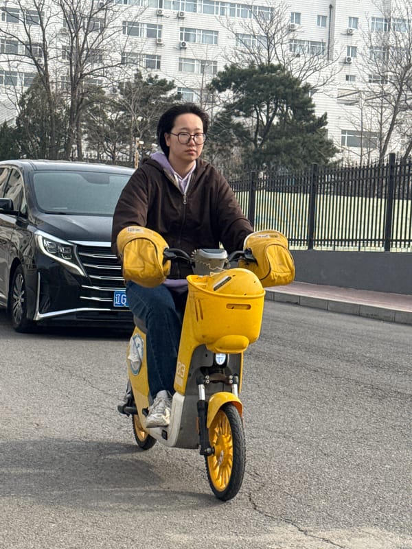 Routine urban life captured in Zhongtun, China morning scenes