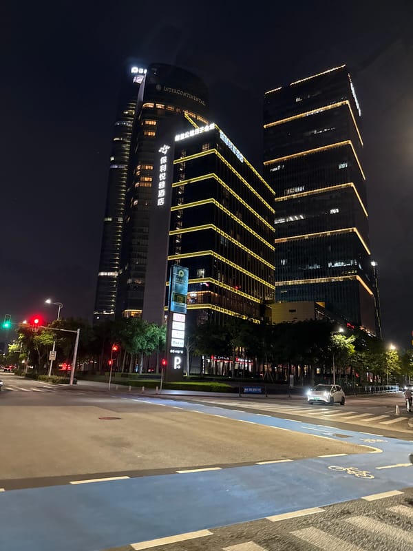Nighttime riverside activity documented in Guangzhou's Haizhu District
