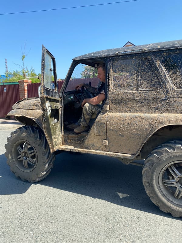 Modified off-road vehicles spotted on Artyom street