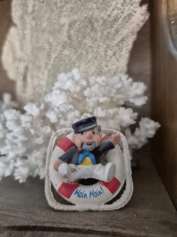 Nautical decor, curiosities, and a home interior in Trier