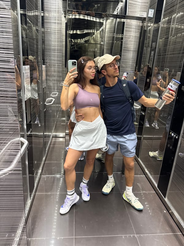 Couple takes selfie in Tel Aviv elevator