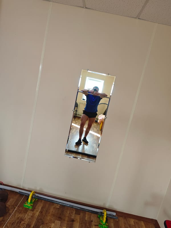 Gym workout session documented in unknown Russian location
