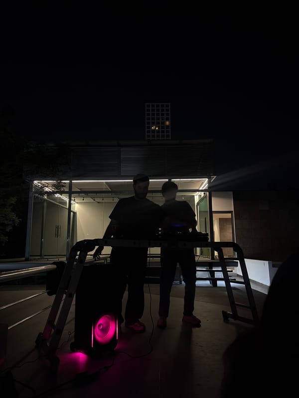 Nighttime DJ event draws crowd in Tlaxcalancingo, Mexico