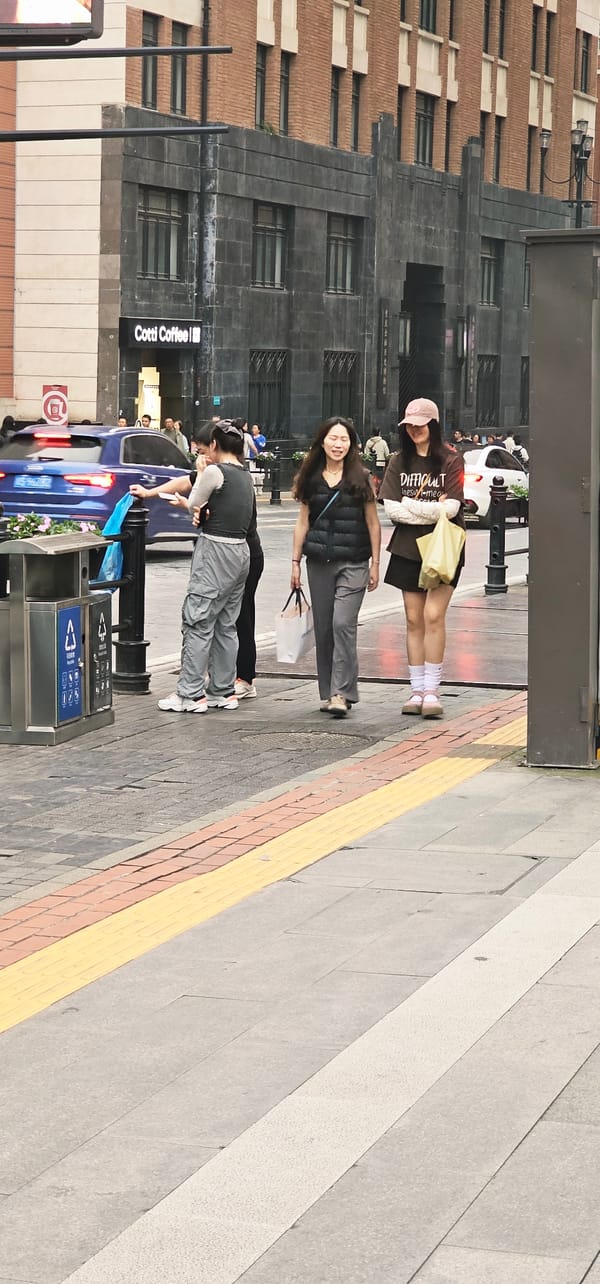 Morning street life documented across Yuzhong District, Chongqing