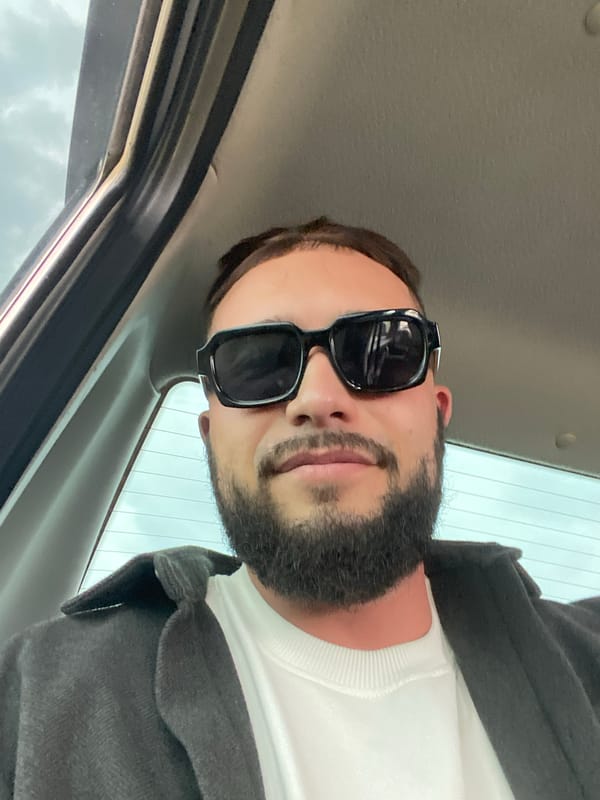 Car selfie in Kaspiysk, sunglasses and jacket on