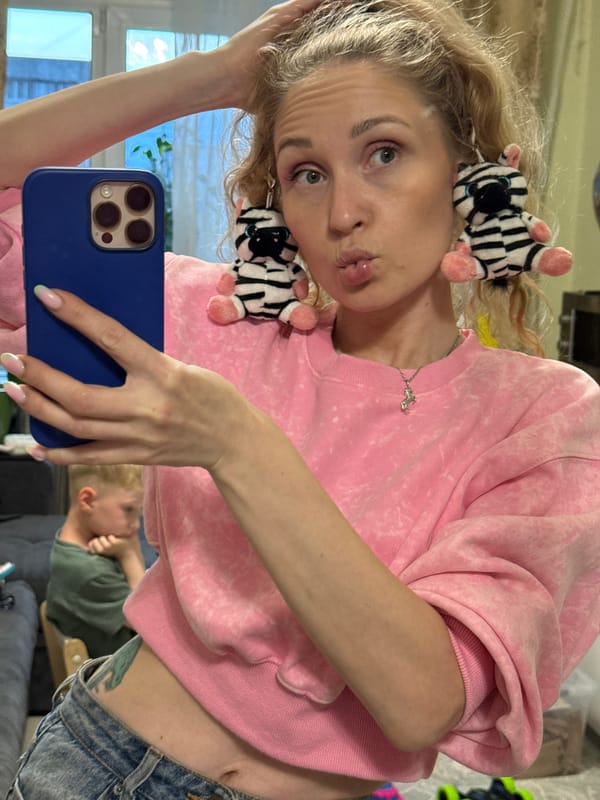 Afternoon out in Chaikovsky: planetarium visit, flowers, selfies