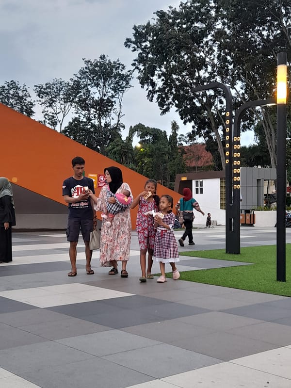 Families enjoy morning activities at Sidoarjo public park