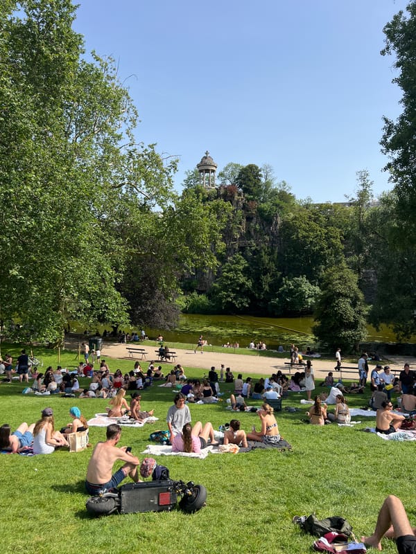 Parisians enjoy sunny Sunday afternoon in parks and historic venues