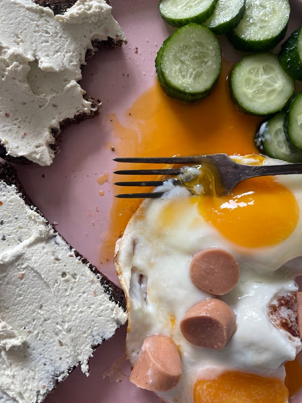 Morning breakfast documented in Khimki, Russia