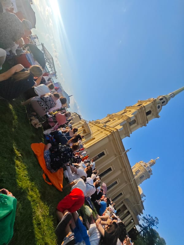 Outdoor screen performance draws a crowd at Peter and Paul Cathedral