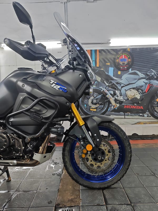Vehicle display showcased motorcycles and Jeep in Buenos Aires