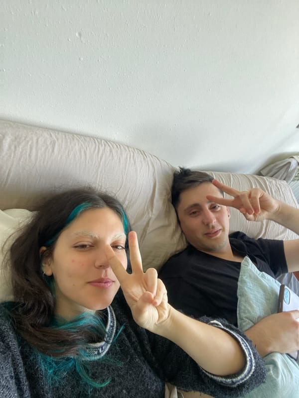 Morning recovery and personal moments documented in Gijón
