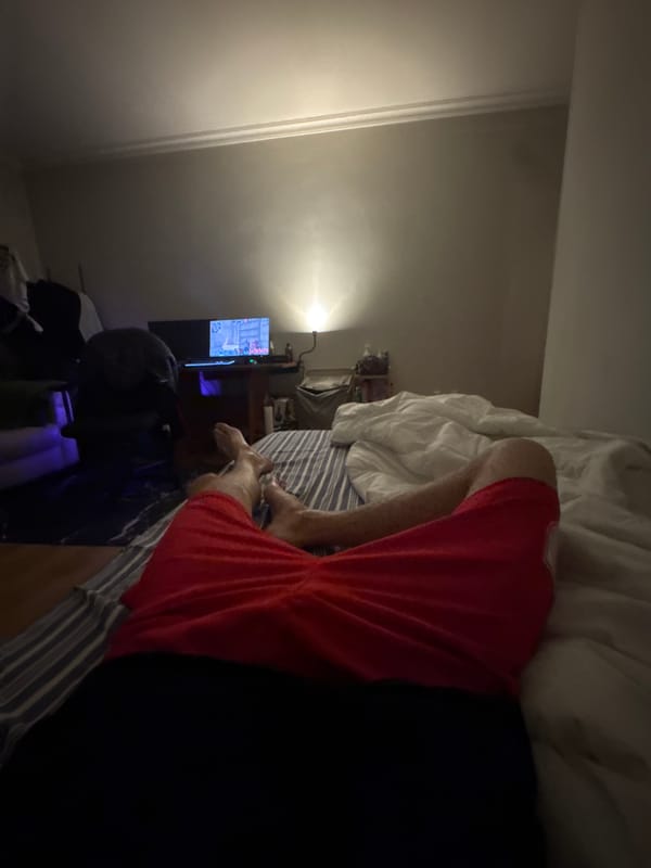 Two people in recreational activity captured in Bragança indoor space