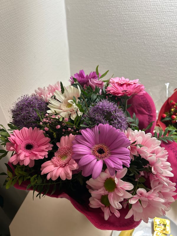 Hospital patient receives flowers, care packages in Gummersbach