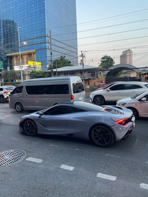 Bangkok street life and urban moments documented Wednesday morning