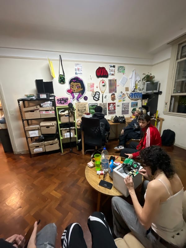 Street protest documented near Casa Rosada in Buenos Aires