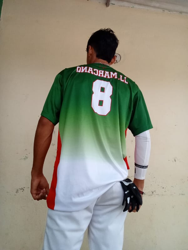 Baseball fan spotted wearing Marcano jersey in Juan Griego