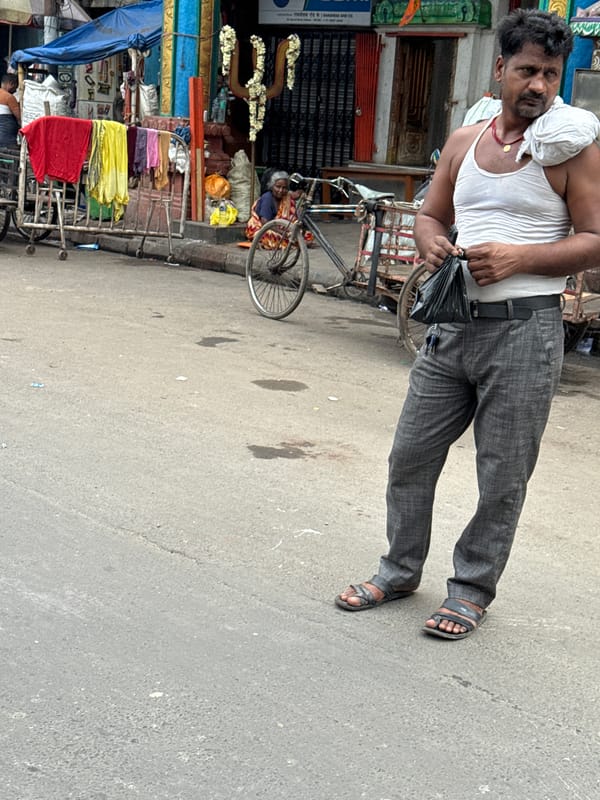 Daily street life and transport in Kolkata