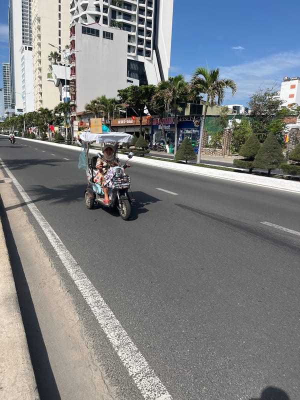 Routine morning scenes captured in Nha Trang coastal ward