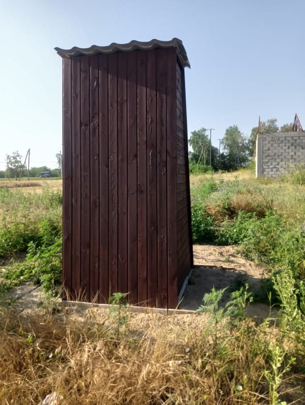 Quiet corners of Parkany, Moldova, on a summer morning