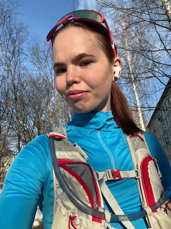 Woman documents daily routine with selfies and pet in Russia