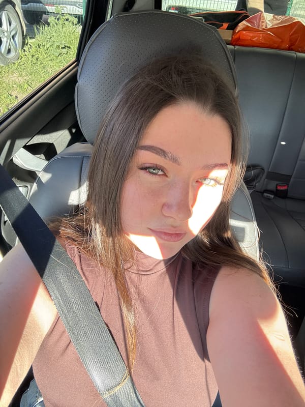 Woman observed in car during brief stop in Perm