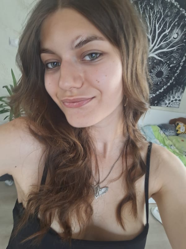 Lazy afternoon selfies and cats in Panagyurishte