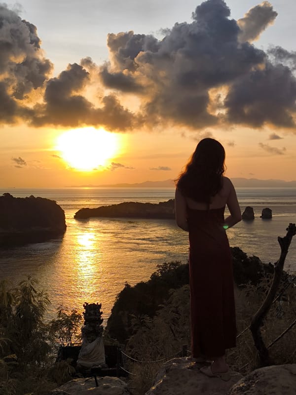 Sunset scenes documented at Nusa Penida coastal cliffs