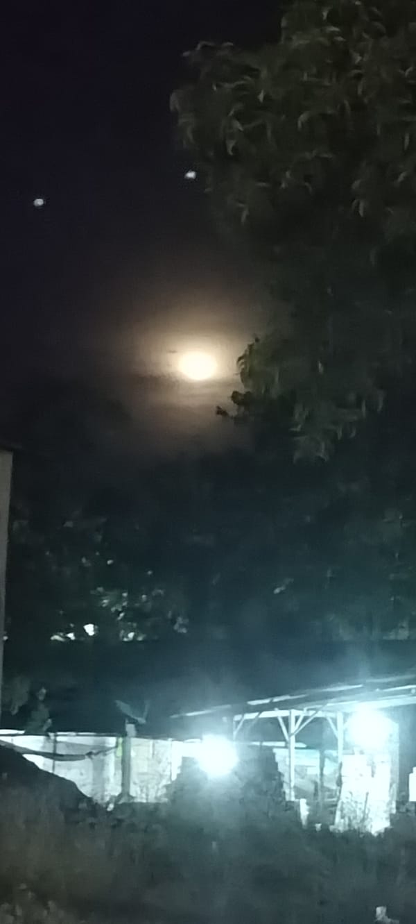 Full moon and unidentified lights observed in Lhokseumawe sky