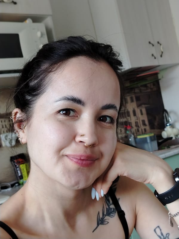 Morning moments captured in Noviy: indoor selfie, outdoor sky