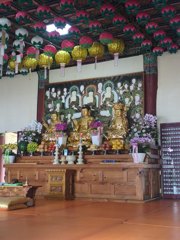 Early morning temple and riverside views documented in Gongju-si