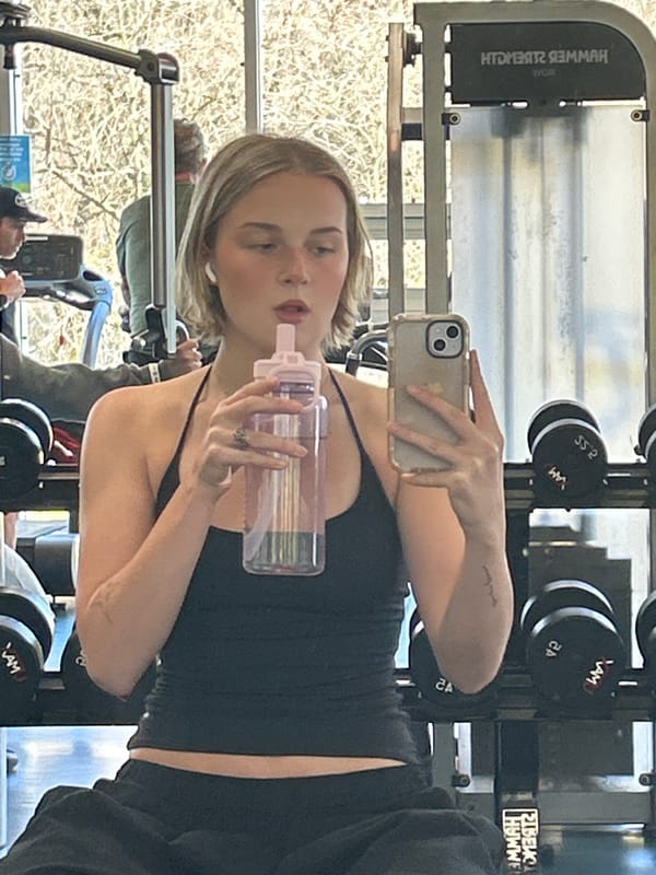 Gym-goer takes selfie during workout session in Vancouver