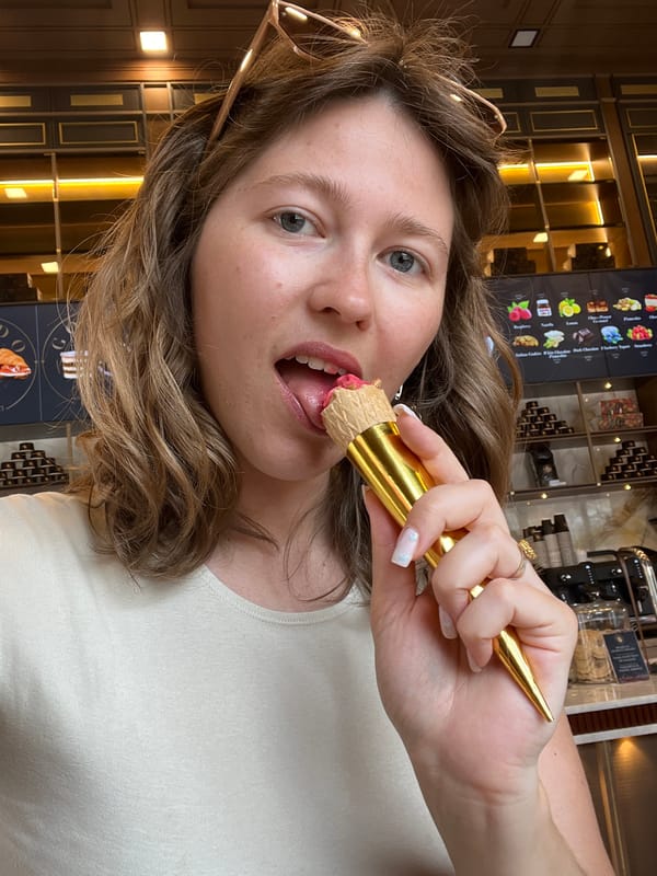 Woman spotted at cafe and chocolate shop in Podgorica