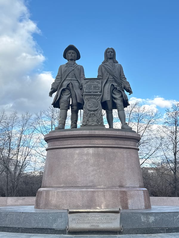 Tourist captures three historic Yekaterinburg landmarks in four minutes