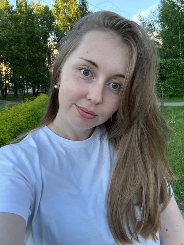 Sunny day out: park selfies, wildflowers, and city streets