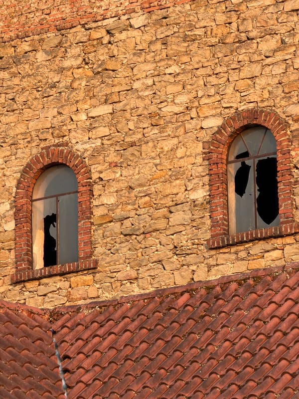Meisenheim at golden hour: old stones, rooftops, and quiet streets