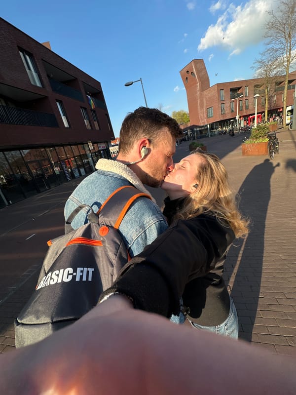 Everyday Amsterdam life captured in eight casual observations