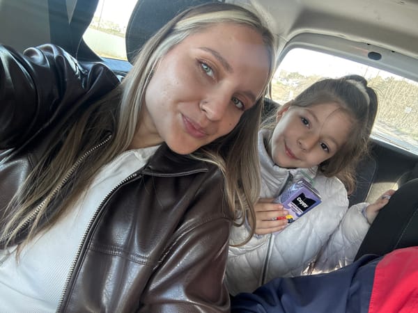 Woman and girl spotted in sunroof vehicle in Arnavutköy