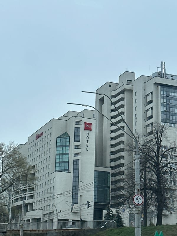 Early morning street scenes documented across central Kyiv