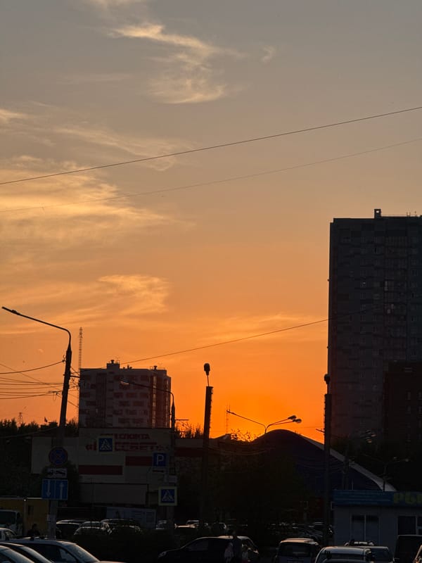 Krasnoyarsk resident captures sunset scenes and daily life moments